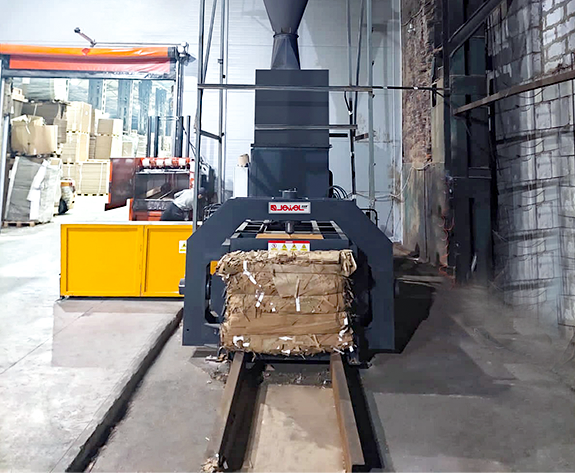 Plene Automatic meminisset Baling Ratio in Russian Carton Factory